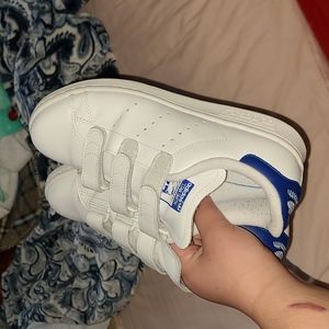 Adidas velcro stan smiths